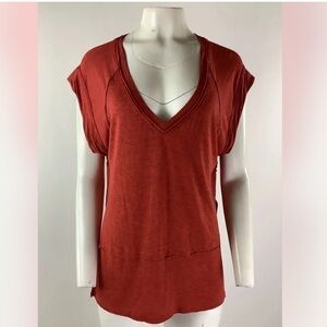 We The Free Sz XS Relaxed Voyage Tee In Red Rayon Spandex V Neck Pullover